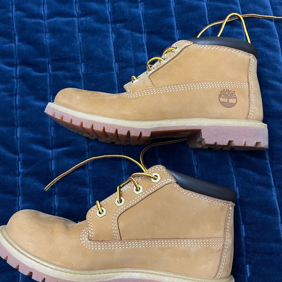 LIKE NEW Timberland Nellie Waterproof Chukka ankle boots Size 7 - Picture 3 of 6
